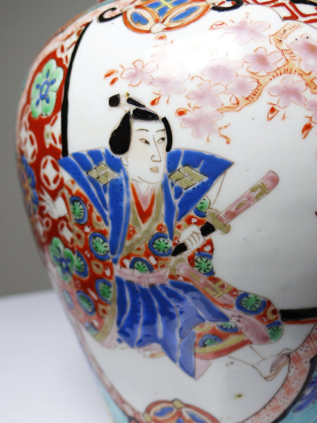Vintage Vase Porzellan handbemalt, Meiji-Periode, Türkis und Gold