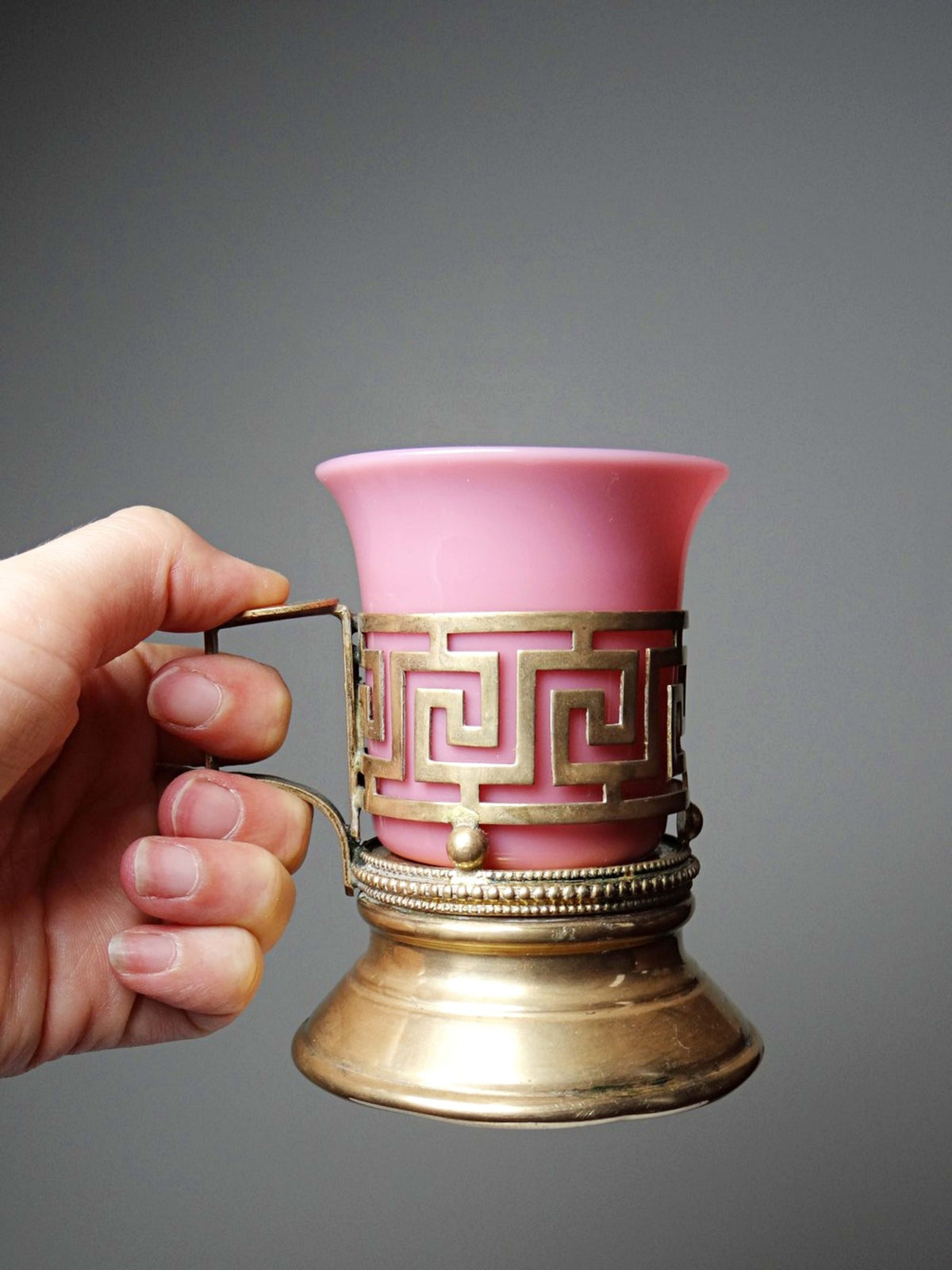 Vintage Kerzenhalter aus rosa Opalglas und vergoldetem Messing, 19. Jahrhundert