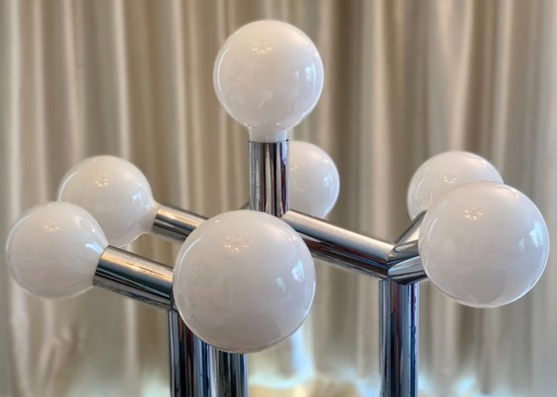 Vintage Tischlampe von J. T. Kalmar für Kalmar in Chrom und weißem Glas