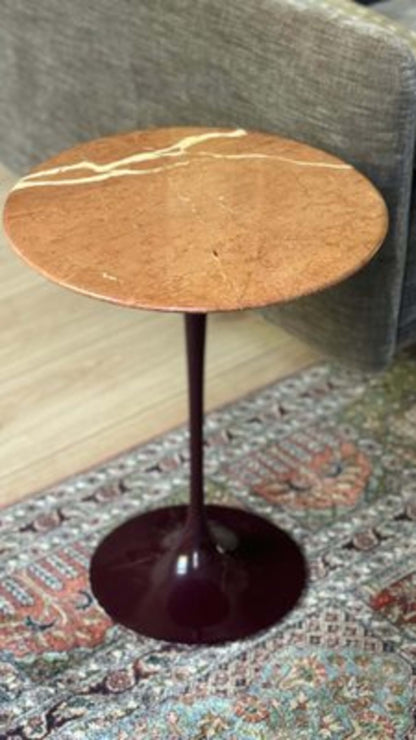 Vintage Beistelltisch Tulip von Eero Saarinen für Knoll International Bordeauxrot Marmor