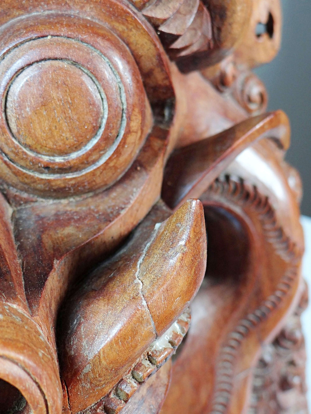 Vintage Wandmaske 'Barong' aus Holz, Bali handgeschnitzt