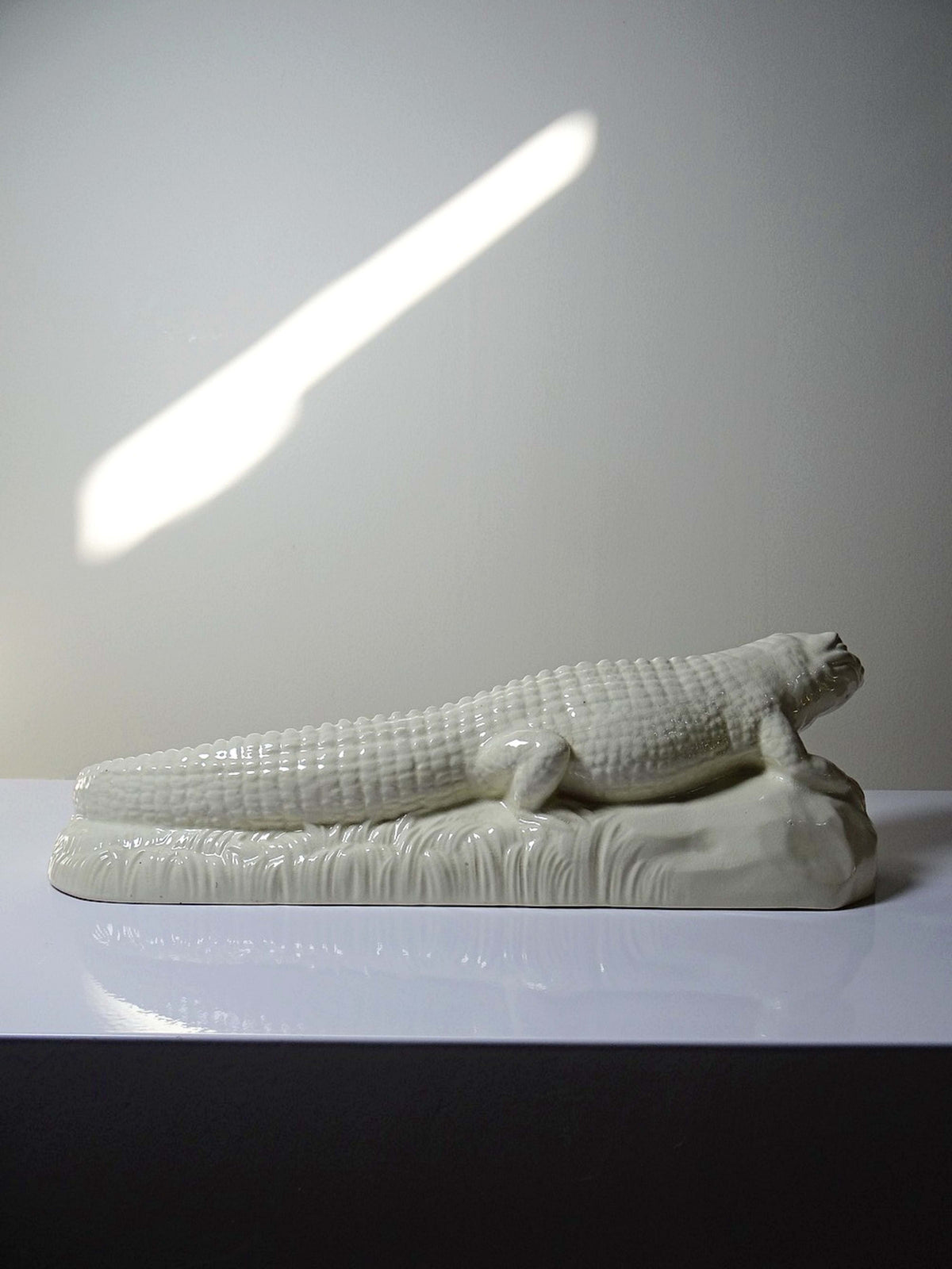 Vintage Skulptur "Krokodil" von Sarreguemines, Art Déco