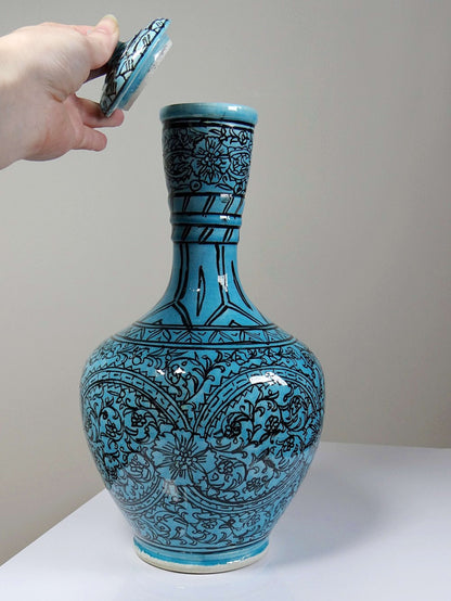 Vintage Vase Iznik Türkis von persisch Schwarzdekor Glasurkeramik