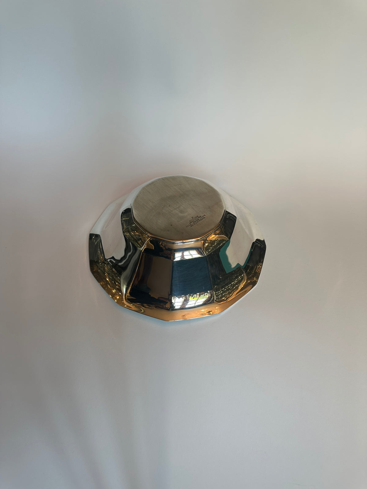 Bol rond vintage en argent de Tiffany & Co. avec miroir lisse et bord en ruban