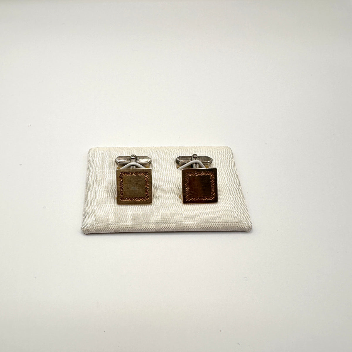 Vergoldeter Manschettenknopf aus 800er Silber