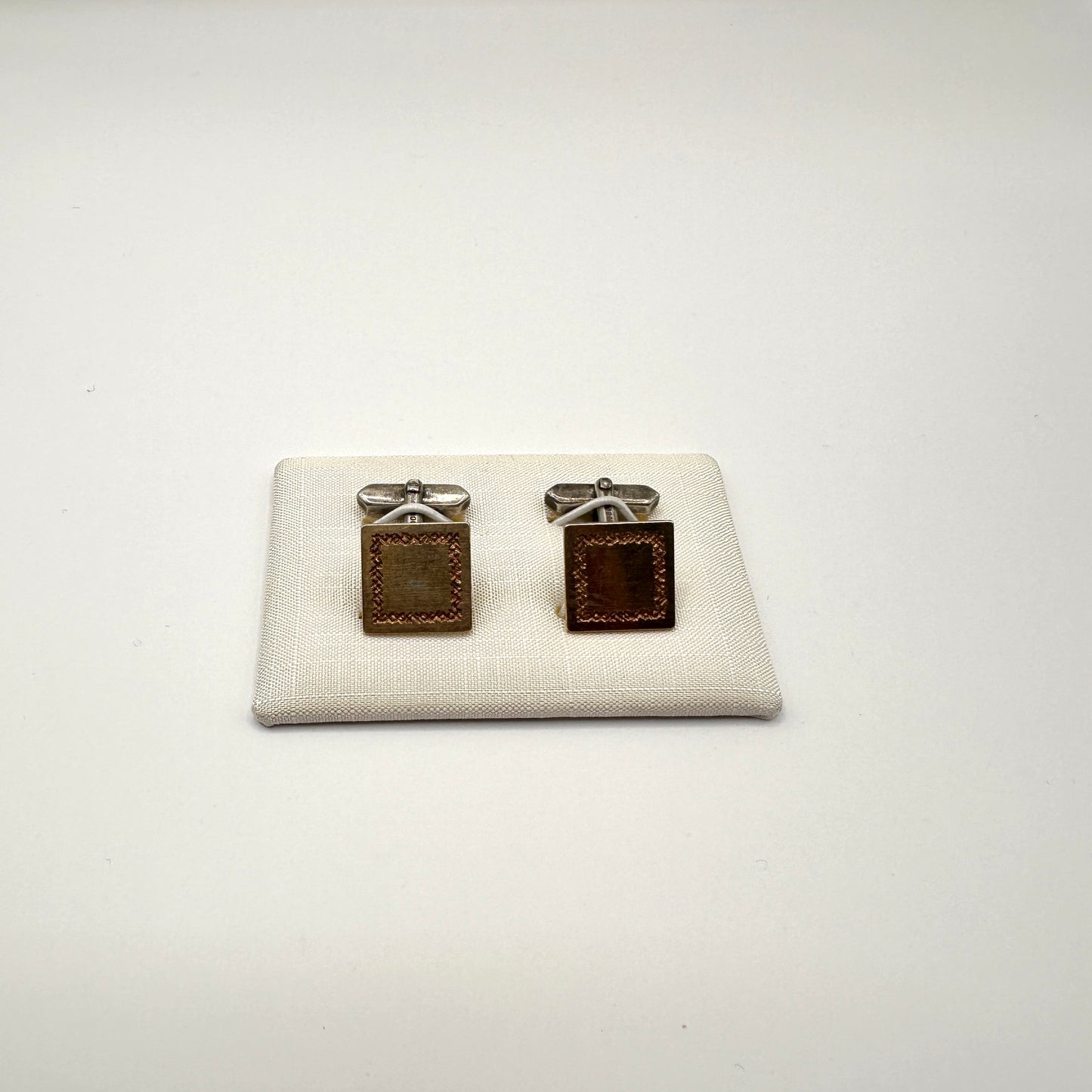 Vergoldeter Manschettenknopf aus 800er Silber