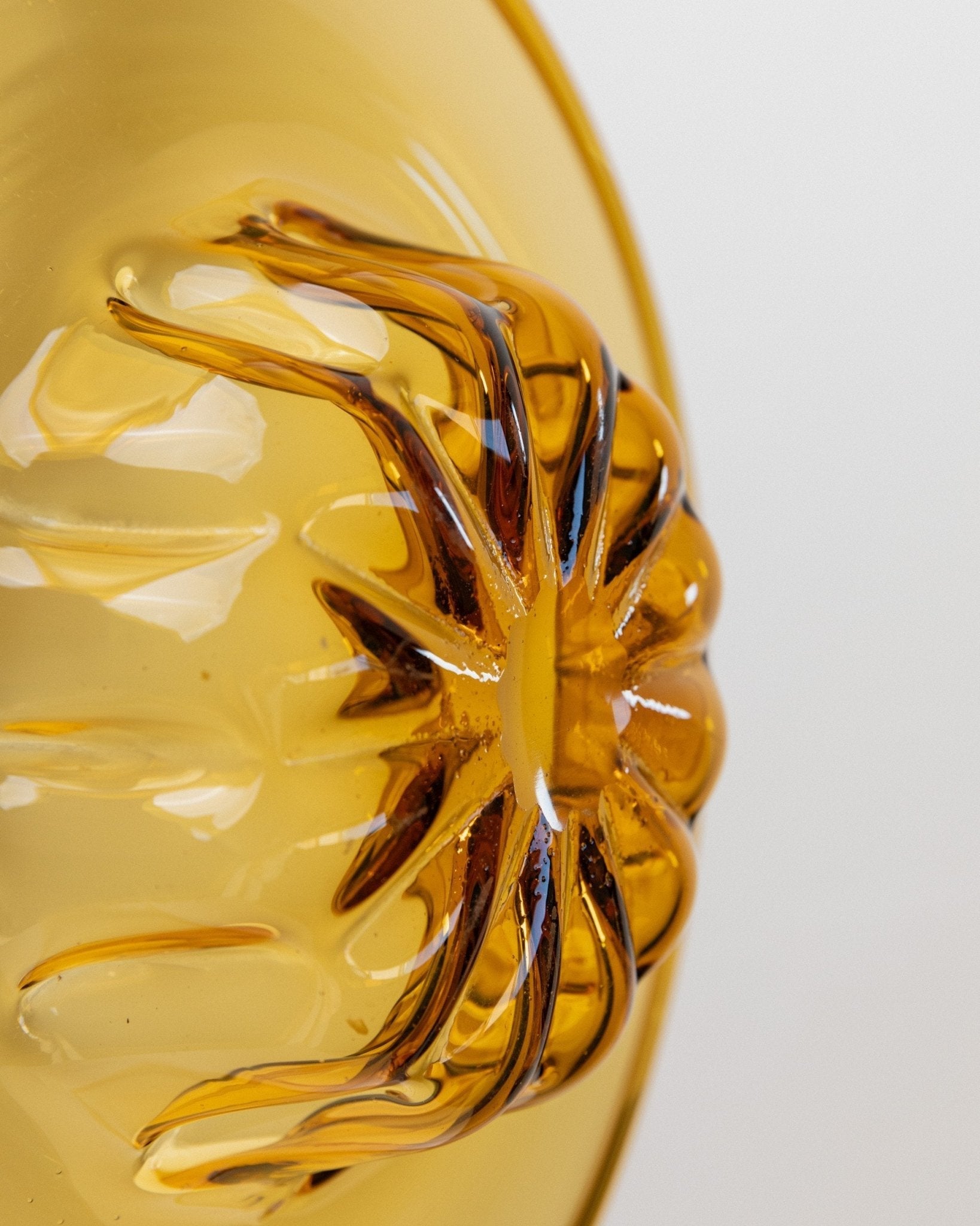 Vintage Schale aus Murano-Glas von Murano, bernsteinfarben, geripptes Muster
