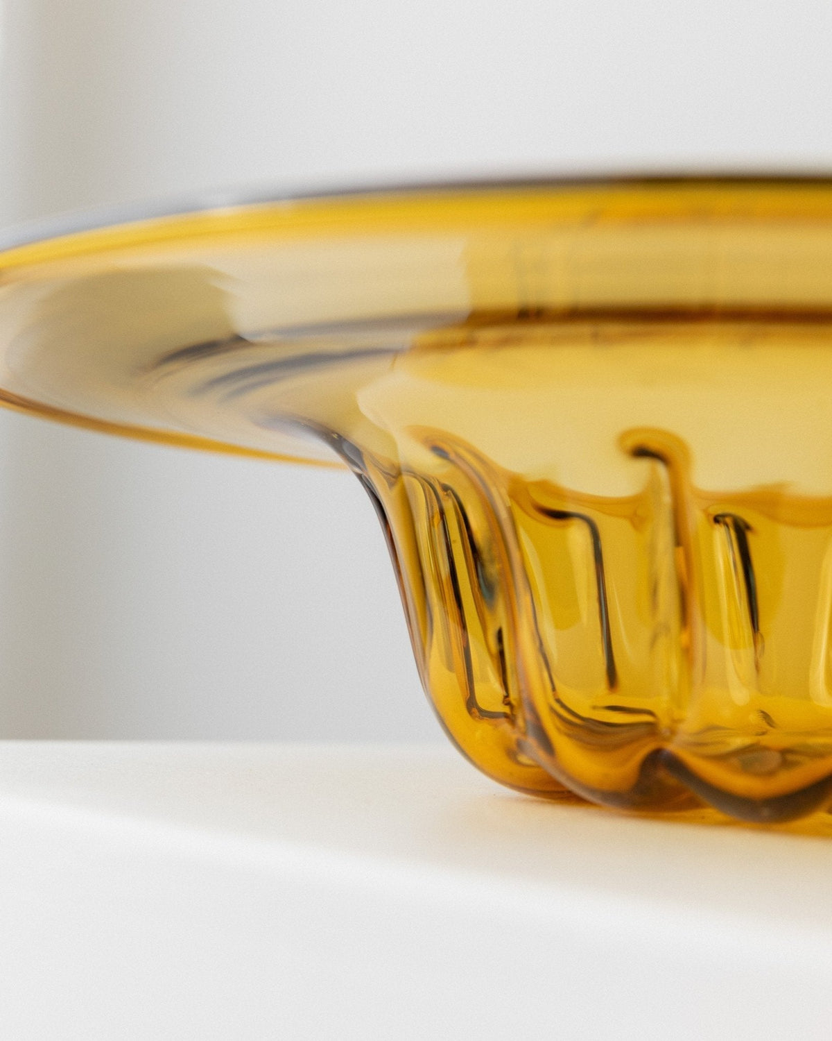 Vintage Schale aus Murano-Glas von Murano, bernsteinfarben, geripptes Muster