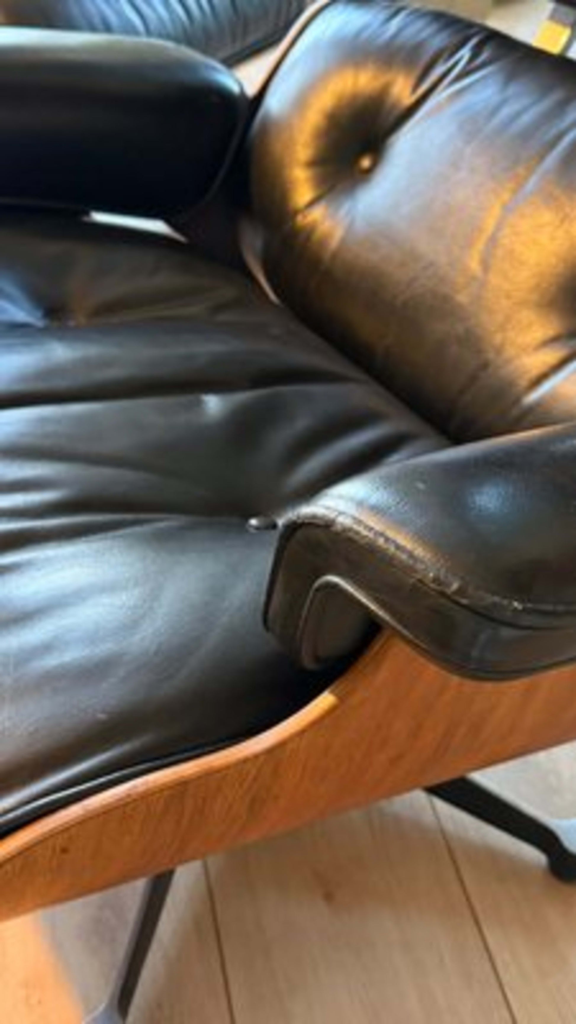 Vintage Sessel und Fußhocker von Charles und Ray Eames für Herman Miller und Vitra