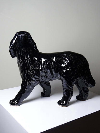 Vintage Karaffe Hund "Newfoundland Screech" Barbotine-Keramik