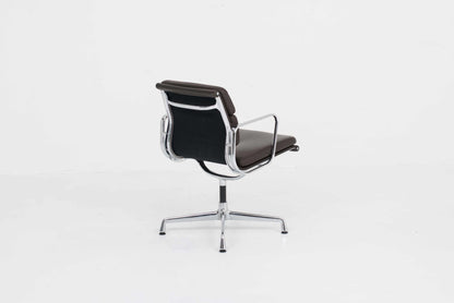 Vintage Bürostuhl EA 217 Soft Pad von Charles und Ray Eames für Vitra dunkelbraunes Leder