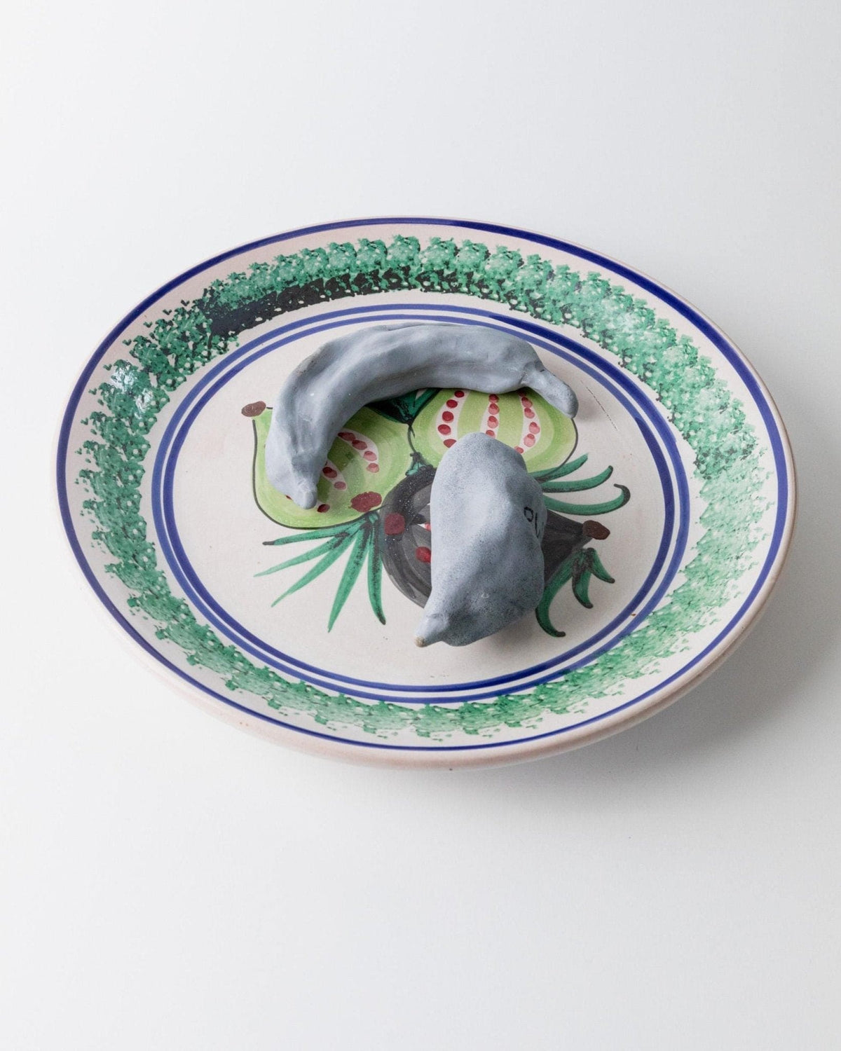 Assiette vintage en céramique peinte à la main motif fruits 3 figues Sicile années 1960 rétro