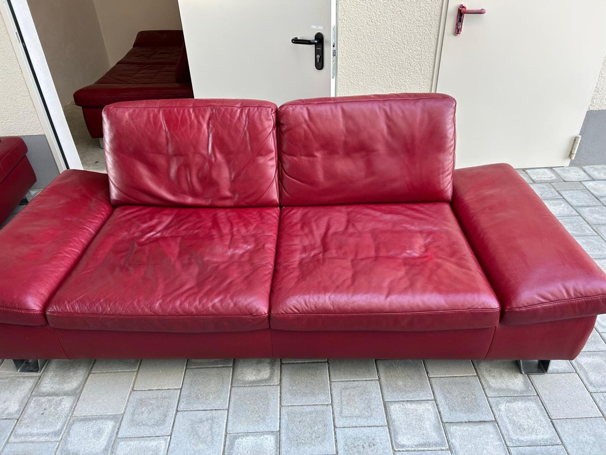 Vintage Sofagarnitur mit Hocker aus Echtleder in Bordeauxrot