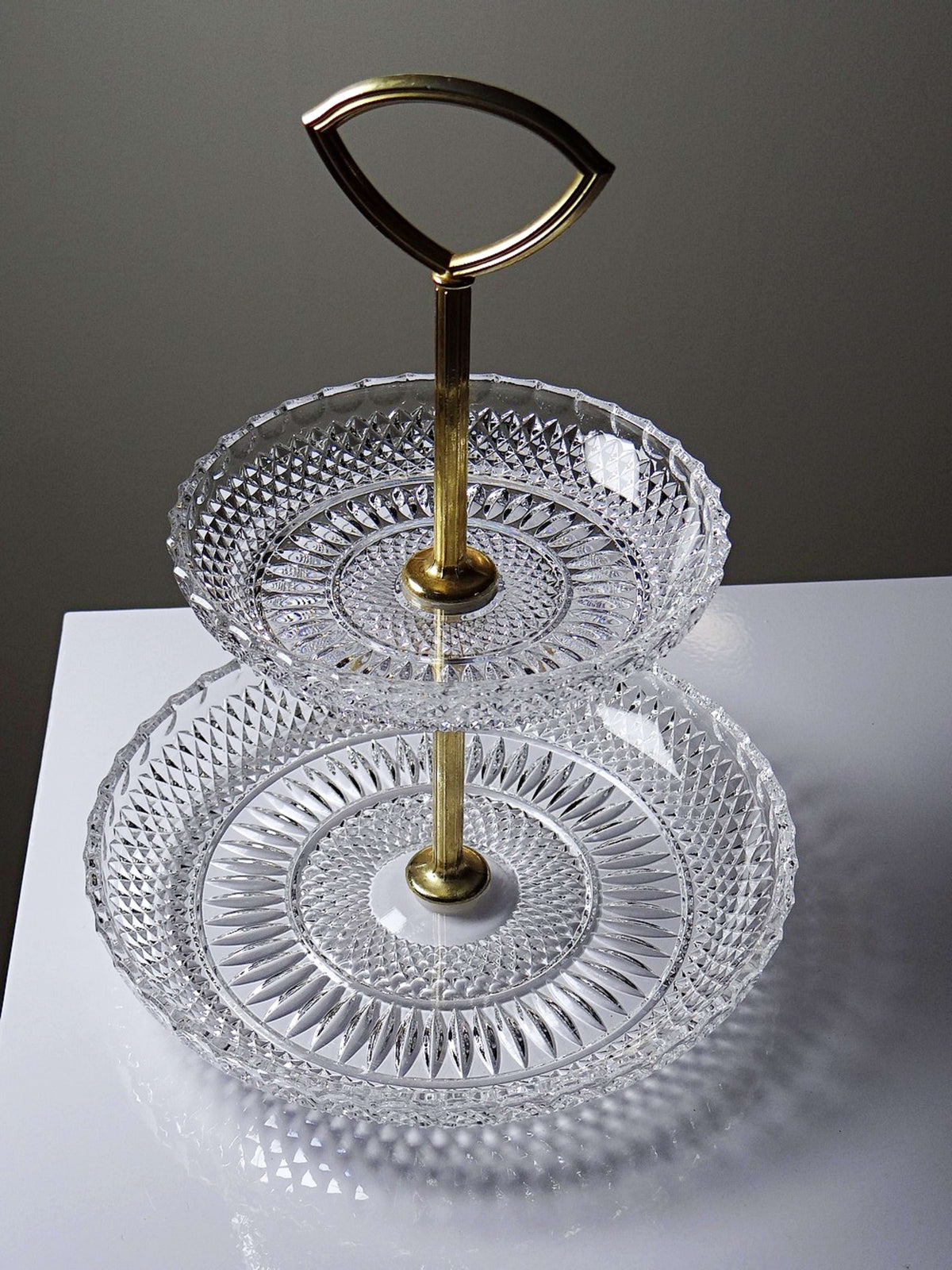 Vintage Etagere aus Kristallglas und vergoldetem Metall, Hollywood Regency