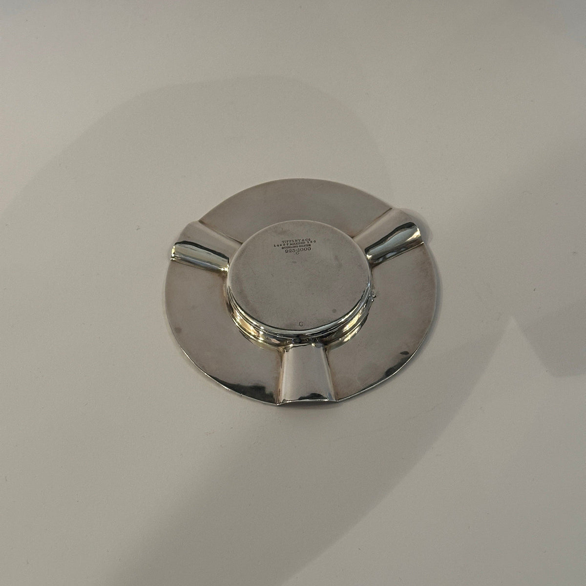 Cendrier vintage en relief de laurier par Tiffany+Co en argent