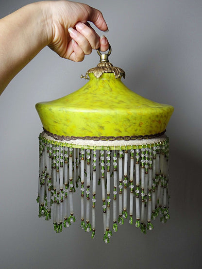Vintage Lampenschirm Art Déco Glas marmoriert gelb mit Perlenfranse