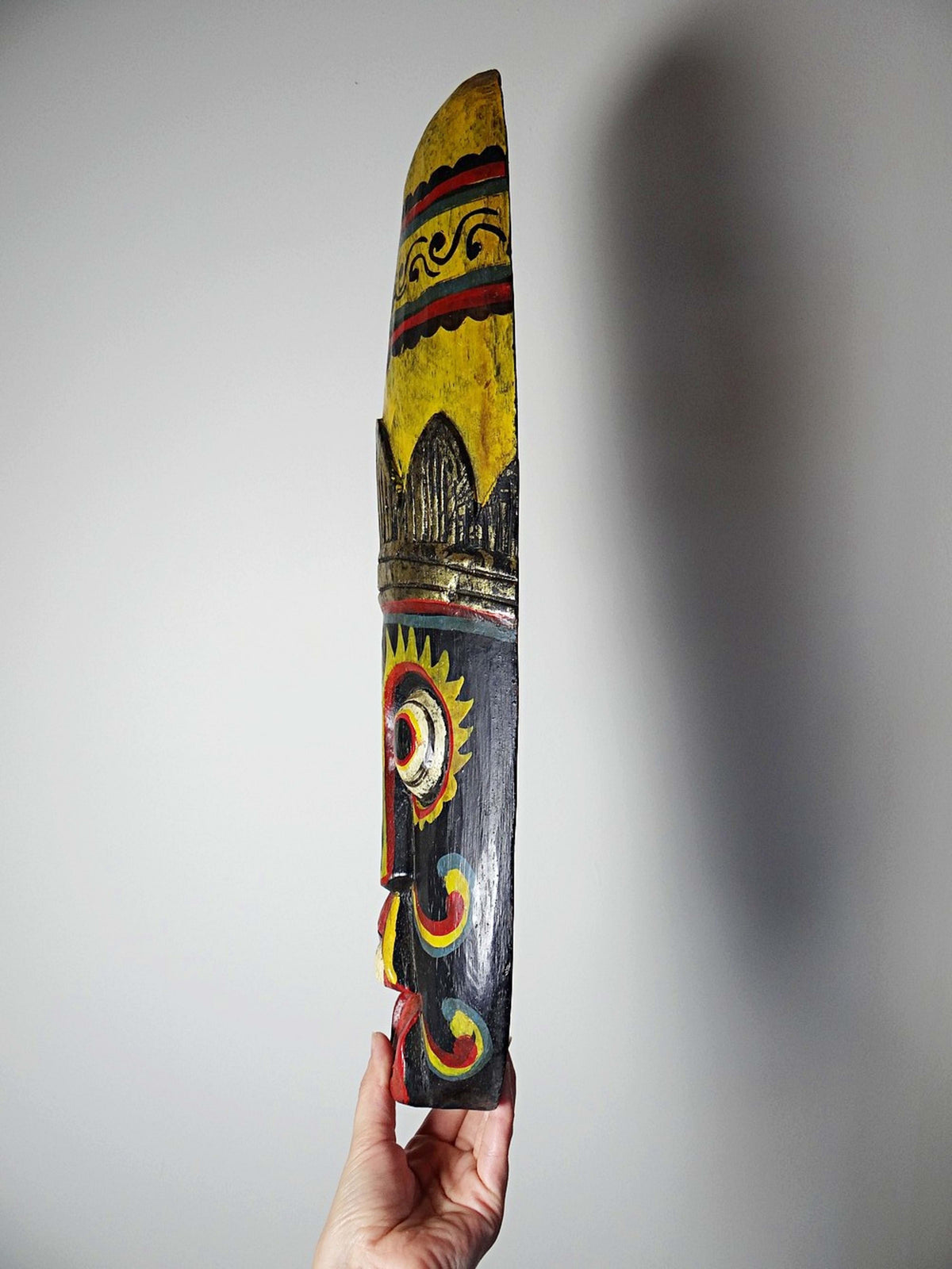Vintage Wandmaske Bali, Holz handbemalt, Indonesien 1970er