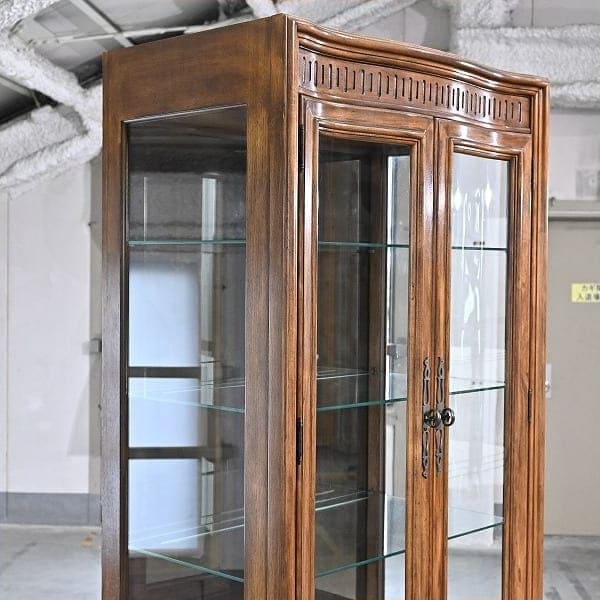 Vintage Vitrine Grand Villa von Drexel Heritage mit Glaseinlegeböden und Beleuchtung