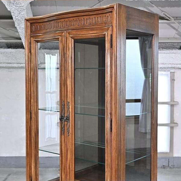 Vintage Vitrine Grand Villa von Drexel Heritage mit Glaseinlegeböden und Beleuchtung