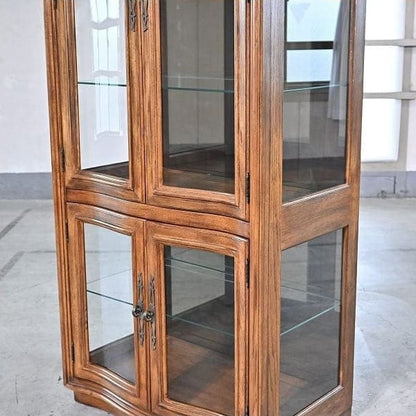 Vintage Vitrine Grand Villa von Drexel Heritage mit Glaseinlegeböden und Beleuchtung