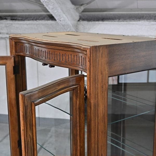 Vintage Vitrine Grand Villa von Drexel Heritage mit Glaseinlegeböden und Beleuchtung