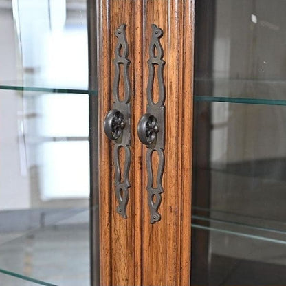 Vintage Vitrine Grand Villa von Drexel Heritage mit Glaseinlegeböden und Beleuchtung