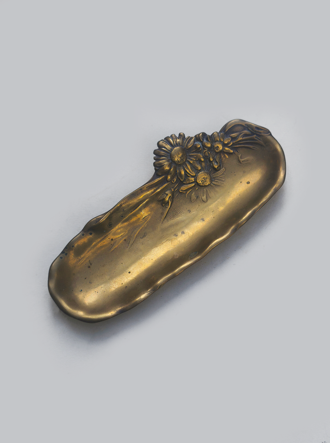 Vintage Leerschale Jugendstil aus Messing