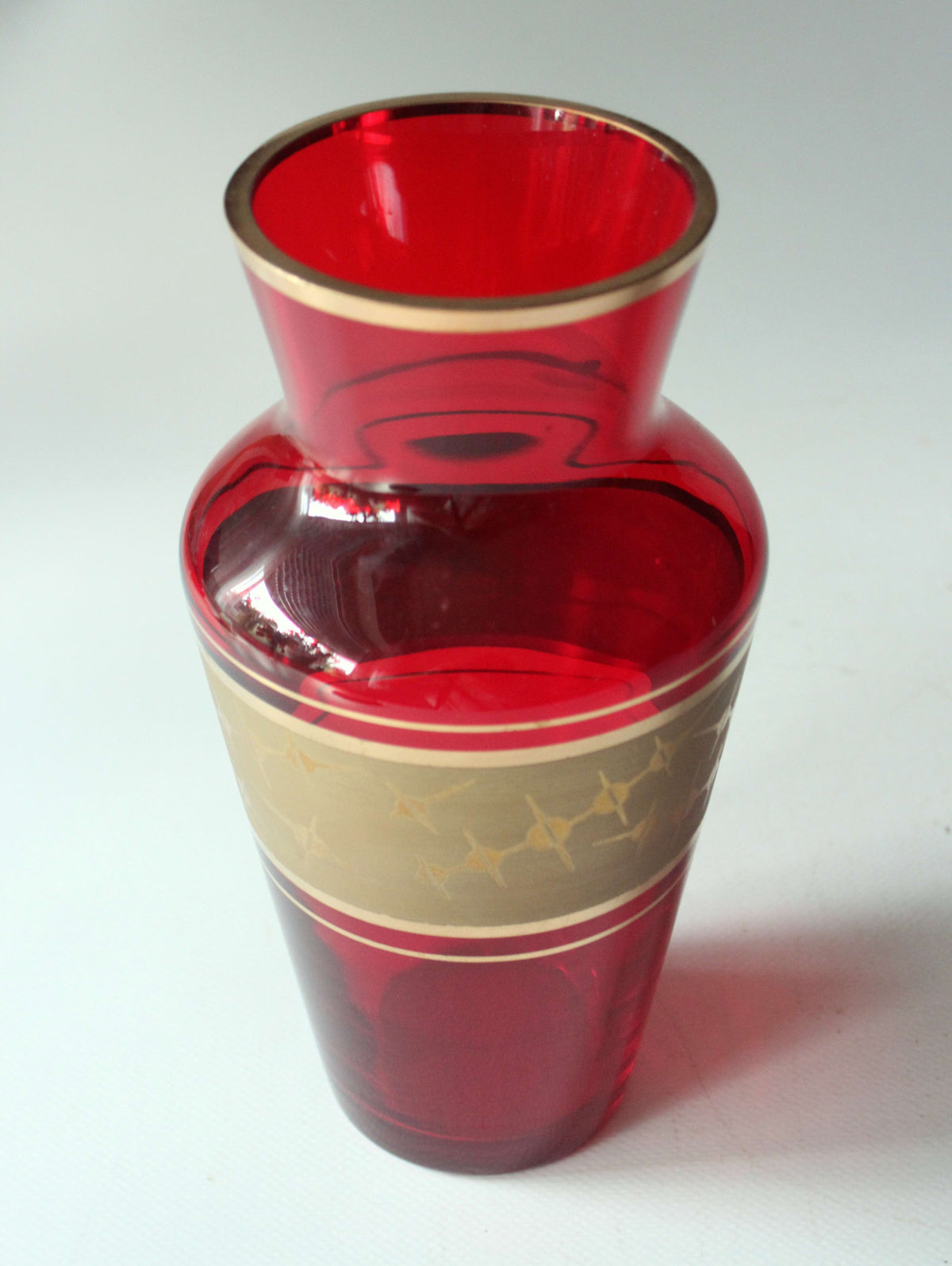 Vintage Vase "Böhmisches Glas" Rubinrot mit Goldakzenten