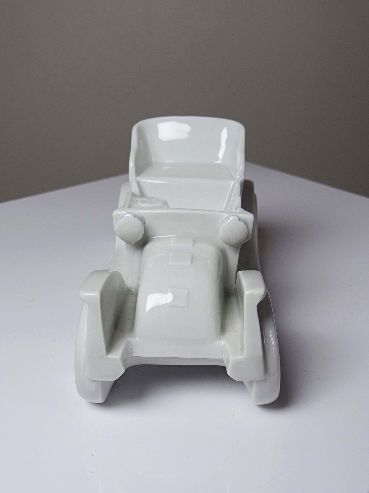 Vintage Dekofigur Oldtimer aus Limoges Porzellan