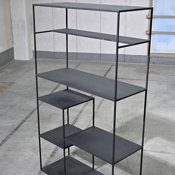 Vintage Regal aus Metall, offen, minimalistisch, ideal für Bücher oder als Raumteiler, gebraucht