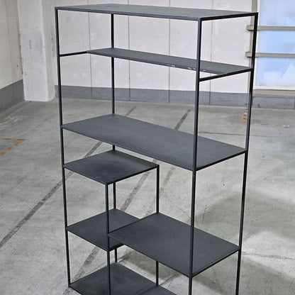 Vintage Regal aus Metall, offen, minimalistisch, ideal für Bücher oder als Raumteiler, gebraucht