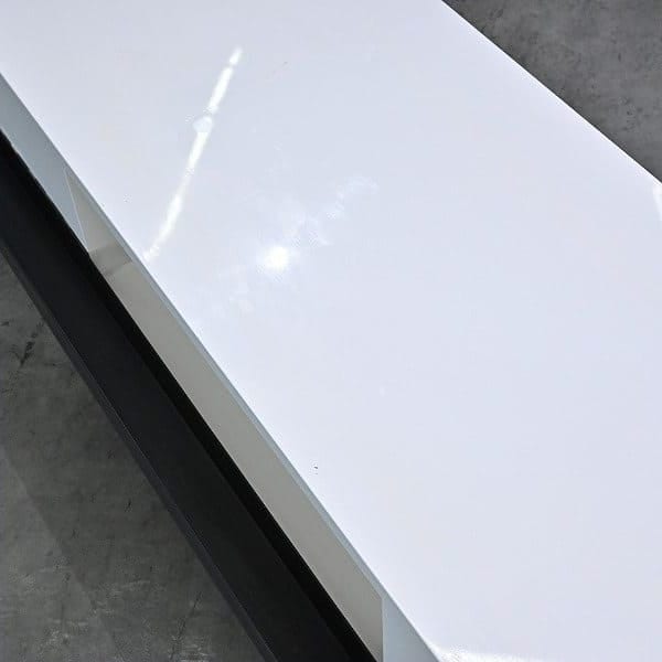 Vintage TV-Board COMPOSITION LOW von Time und Style