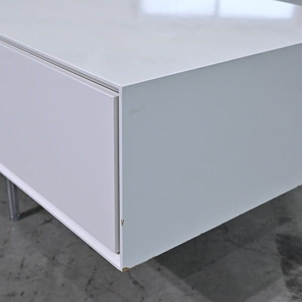 Vintage TV-Board COMPOSITION LOW von Time und Style