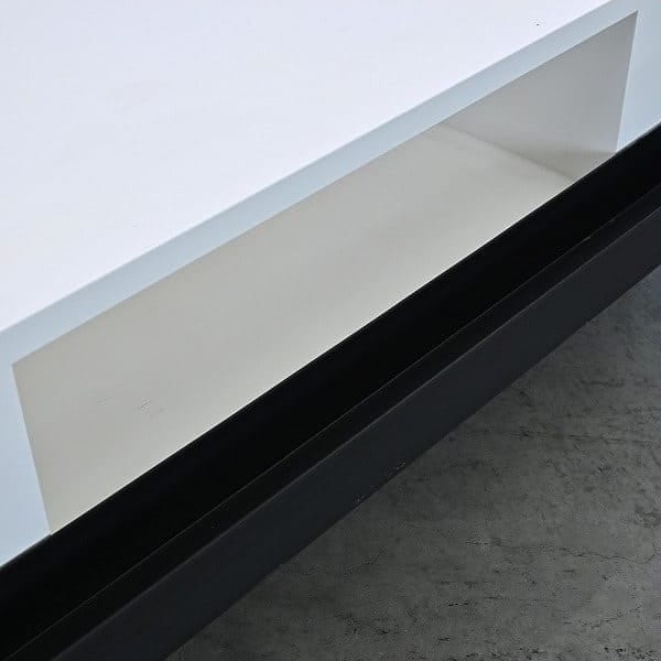 Vintage TV-Board COMPOSITION LOW von Time und Style