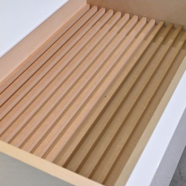 Vintage TV-Board COMPOSITION LOW von Time und Style