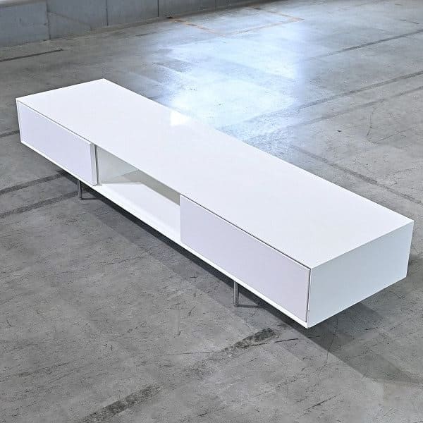 Vintage TV-Board COMPOSITION LOW von Time und Style