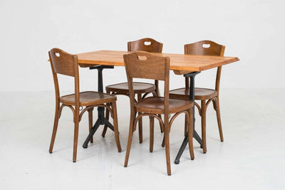 Dining table from Horgenglarus cast iron feet