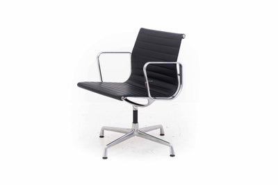 Chaise de bureau Eames EA 108 par Vitra cuir noir aluminium poli