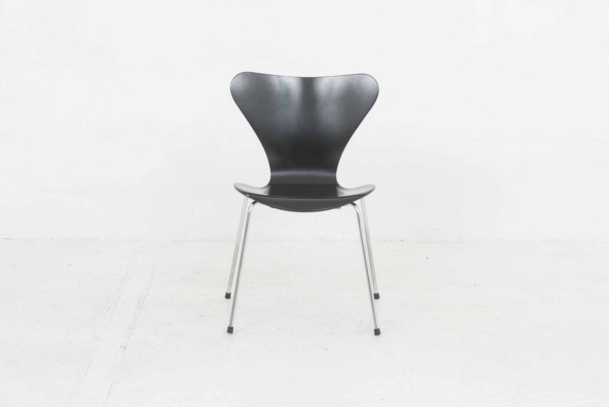 Fritz Hansen 3107 Stühle von Arne Jacobsen in Schwarz - 2nd home