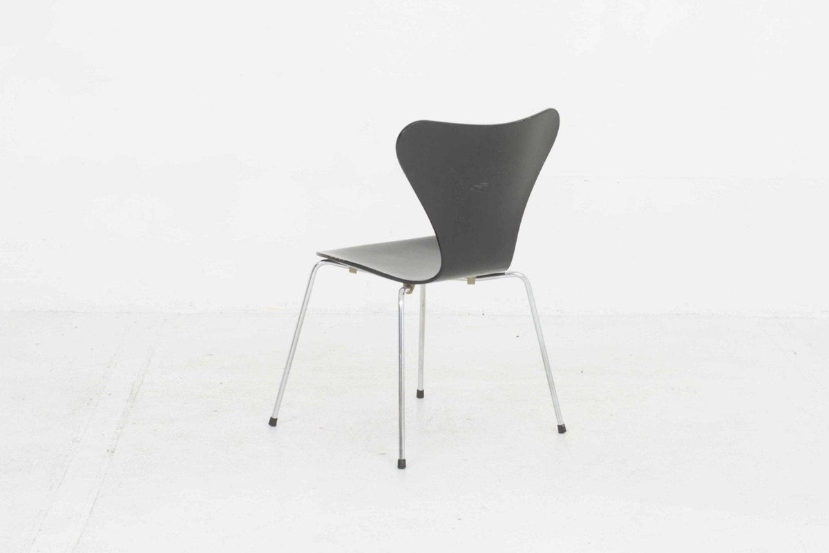 Fritz Hansen 3107 Stühle von Arne Jacobsen in Schwarz - 2nd home