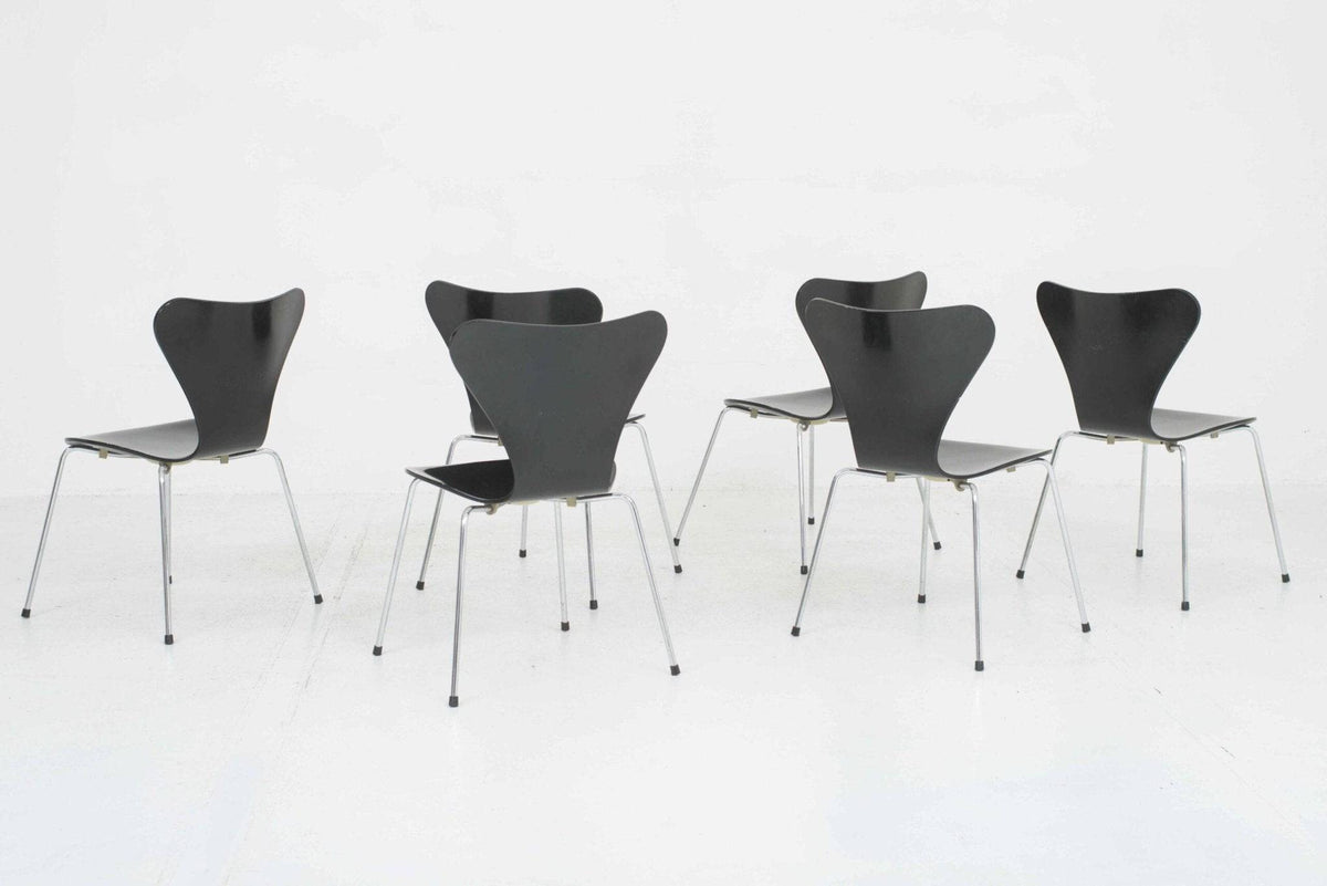 Fritz Hansen 3107 Stühle von Arne Jacobsen in Schwarz - 2nd home
