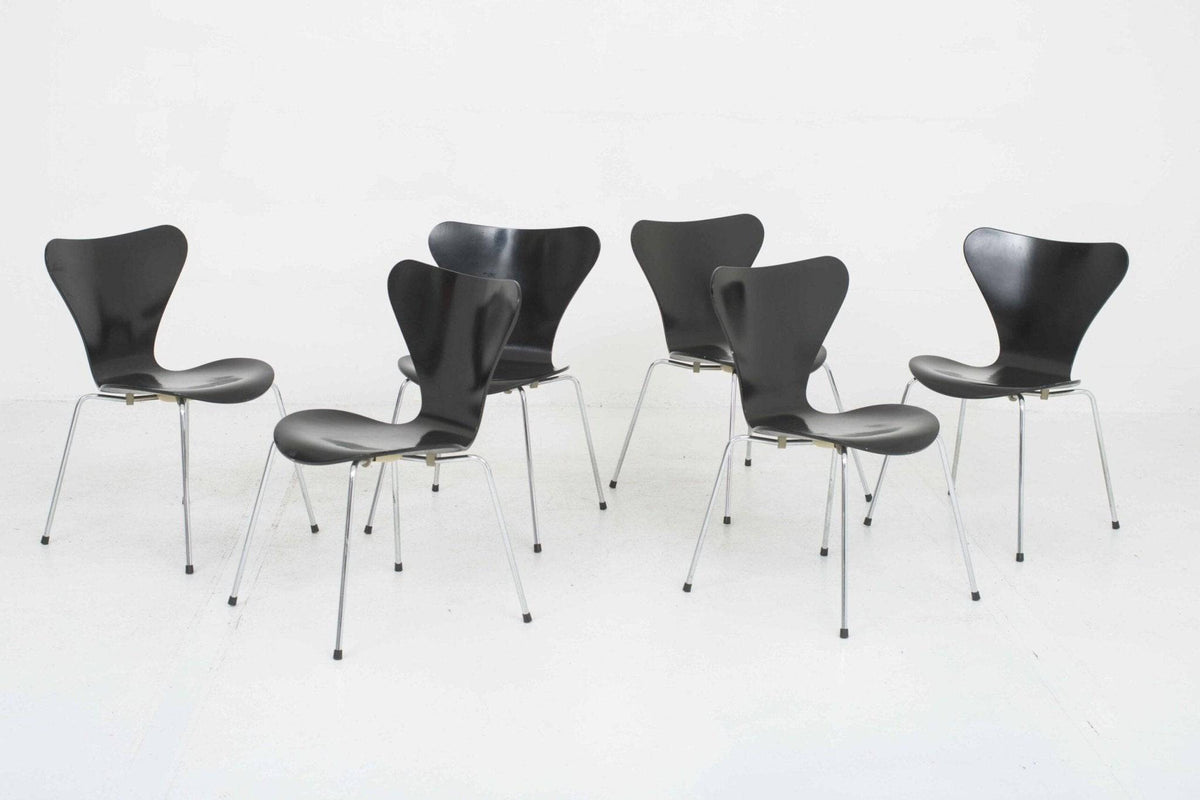 Fritz Hansen 3107 Stühle von Arne Jacobsen in Schwarz - 2nd home