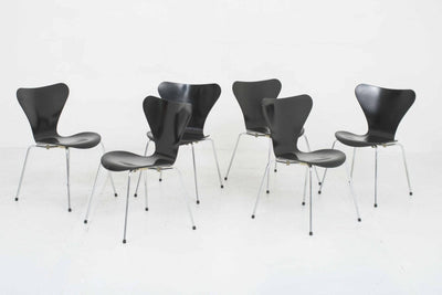 Vintage dining chair 3107 by Arne Jacobsen for Fritz Hansen in black