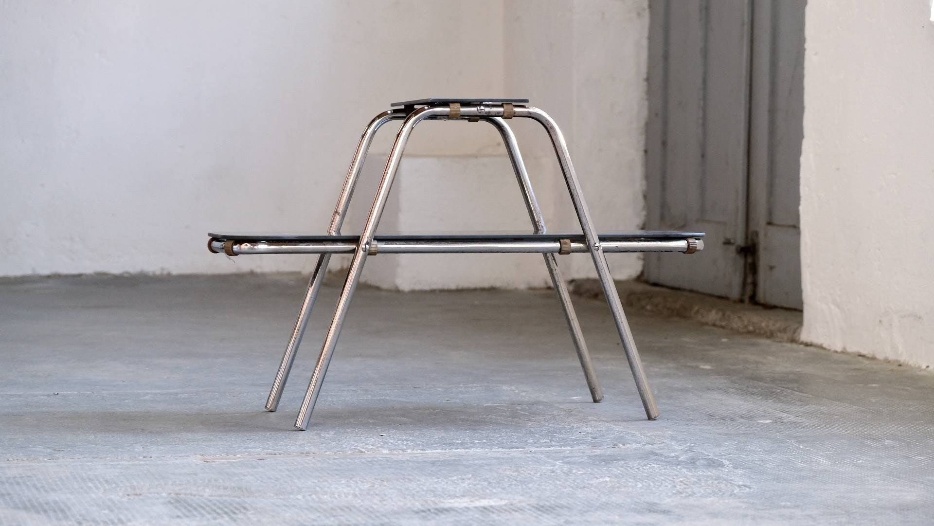 Kleine Bauhaus Blumenbank